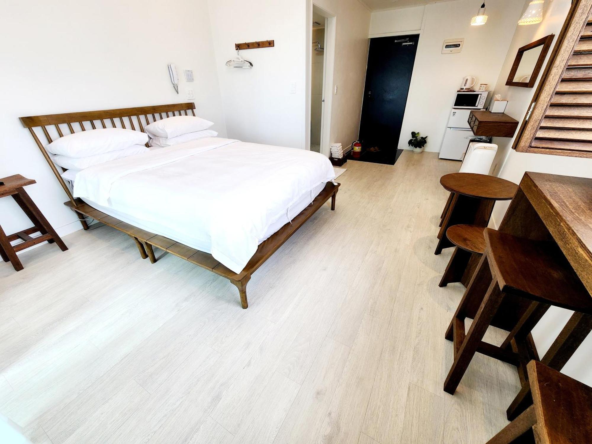 Pureun Jeju Pension Согвипхо Экстерьер фото