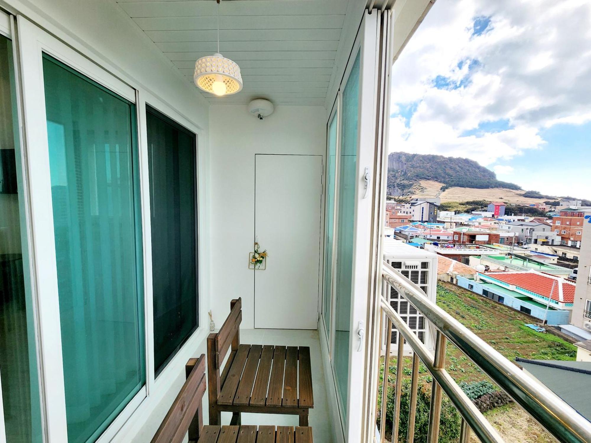 Pureun Jeju Pension Согвипхо Экстерьер фото