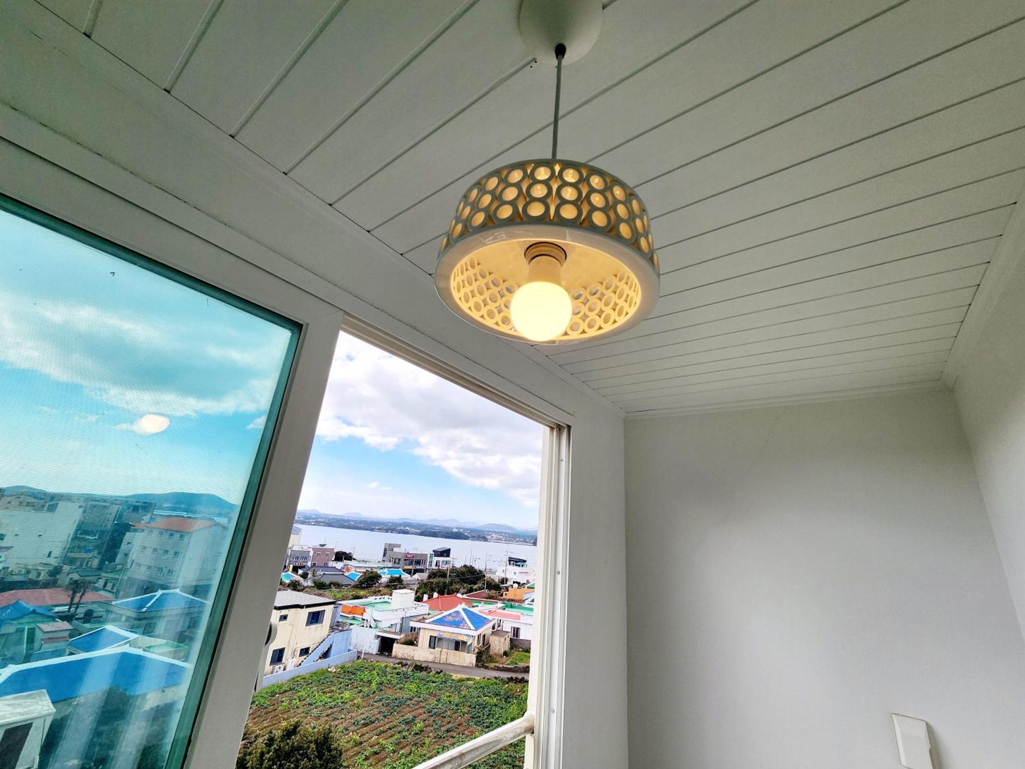 Pureun Jeju Pension Согвипхо Экстерьер фото