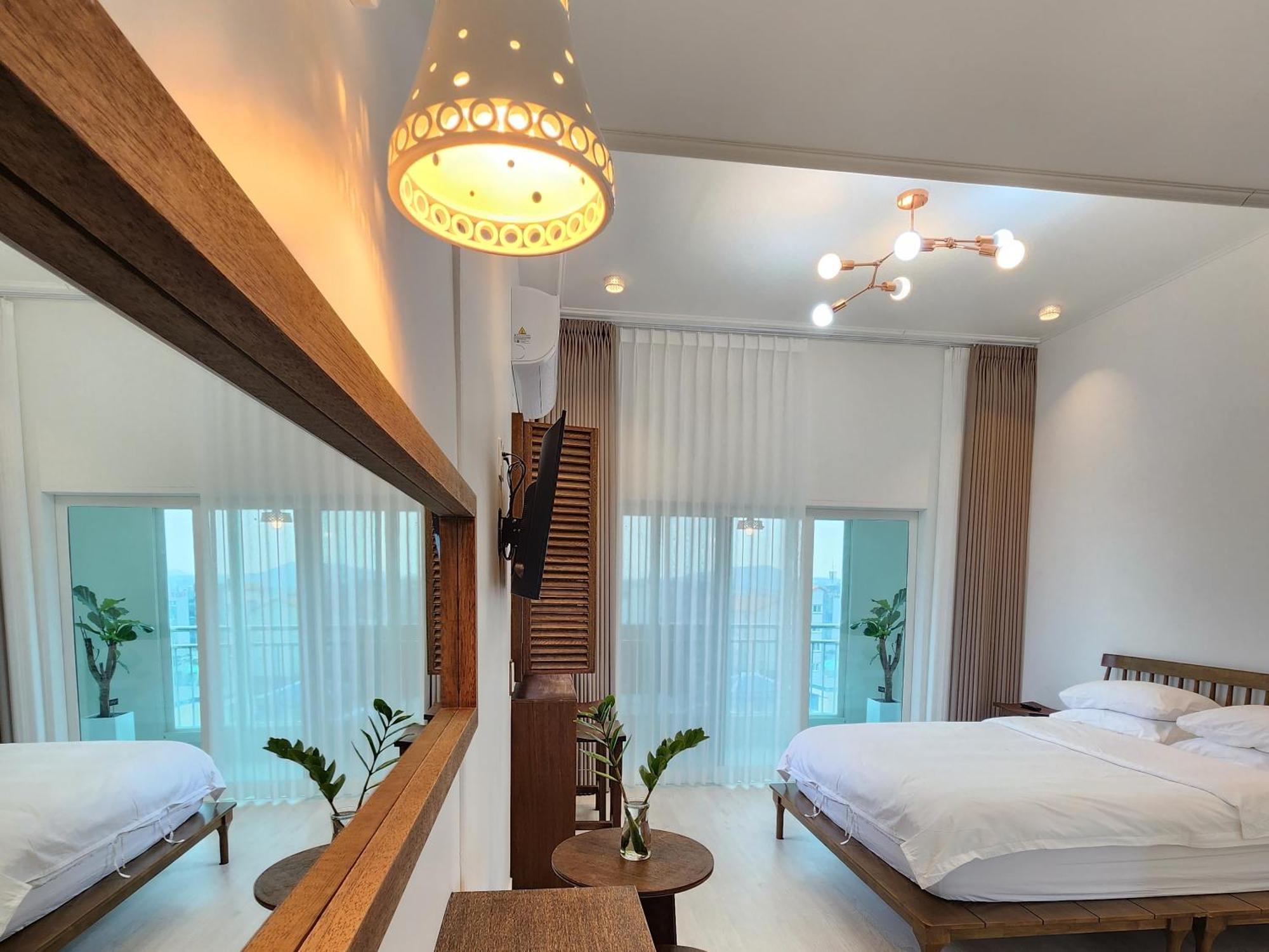 Pureun Jeju Pension Согвипхо Экстерьер фото